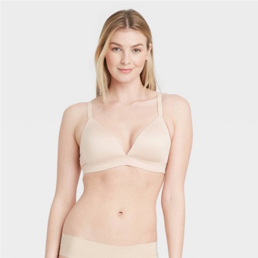 Woman’s Lightly Lined Wire Free Lounge Bra by Auden in Pearl Tan 38DDD